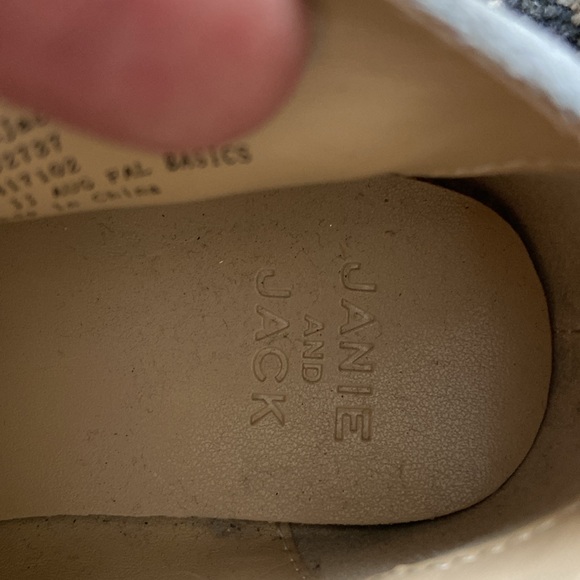 Janie and Jack- gray suede texture- size 9-10 boys toddler - Picture 9 of 11